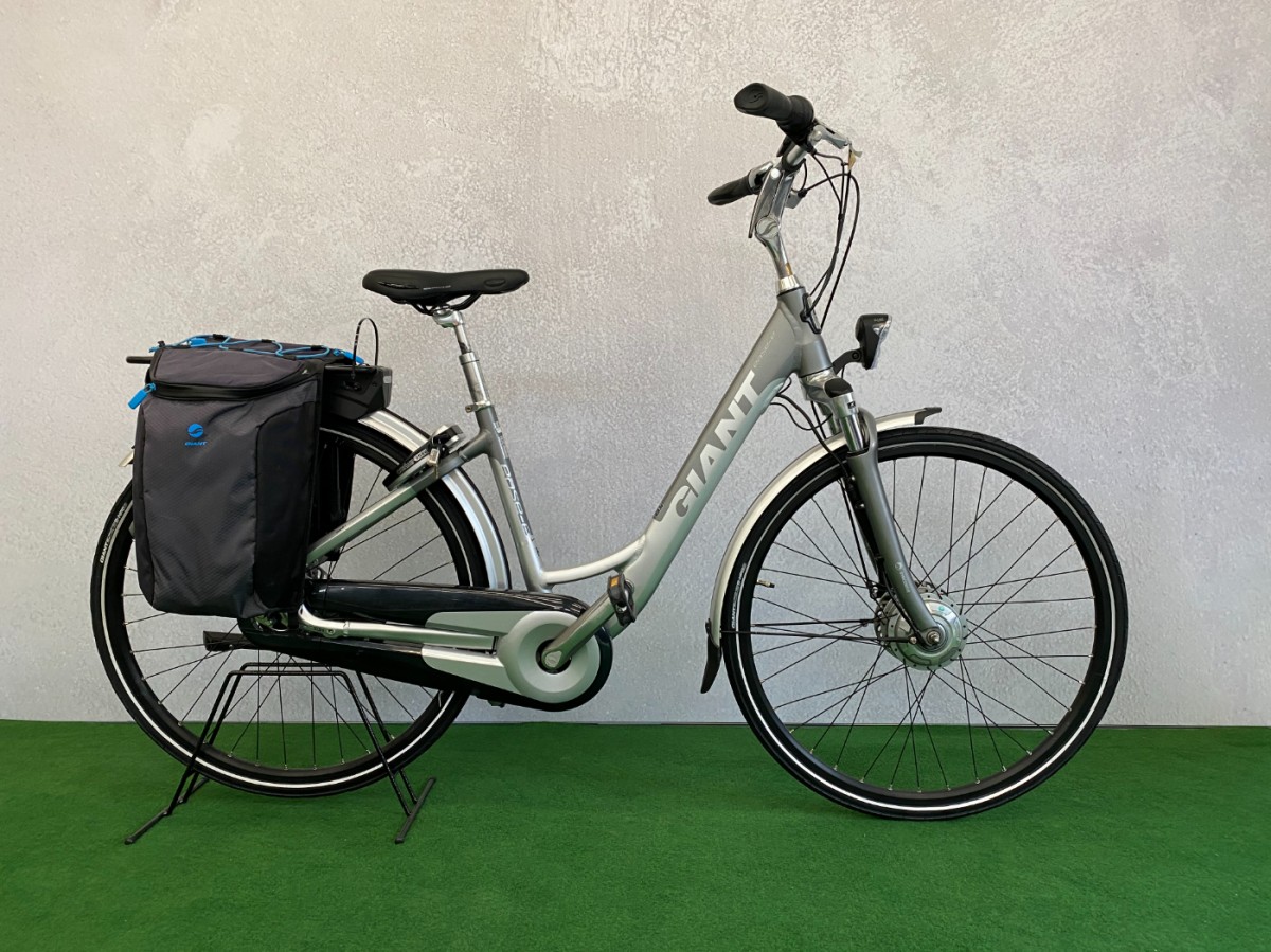 Giant EaseE+ -Lage kmstand!- Grijs Dames 2016 | Jansen 2wielers