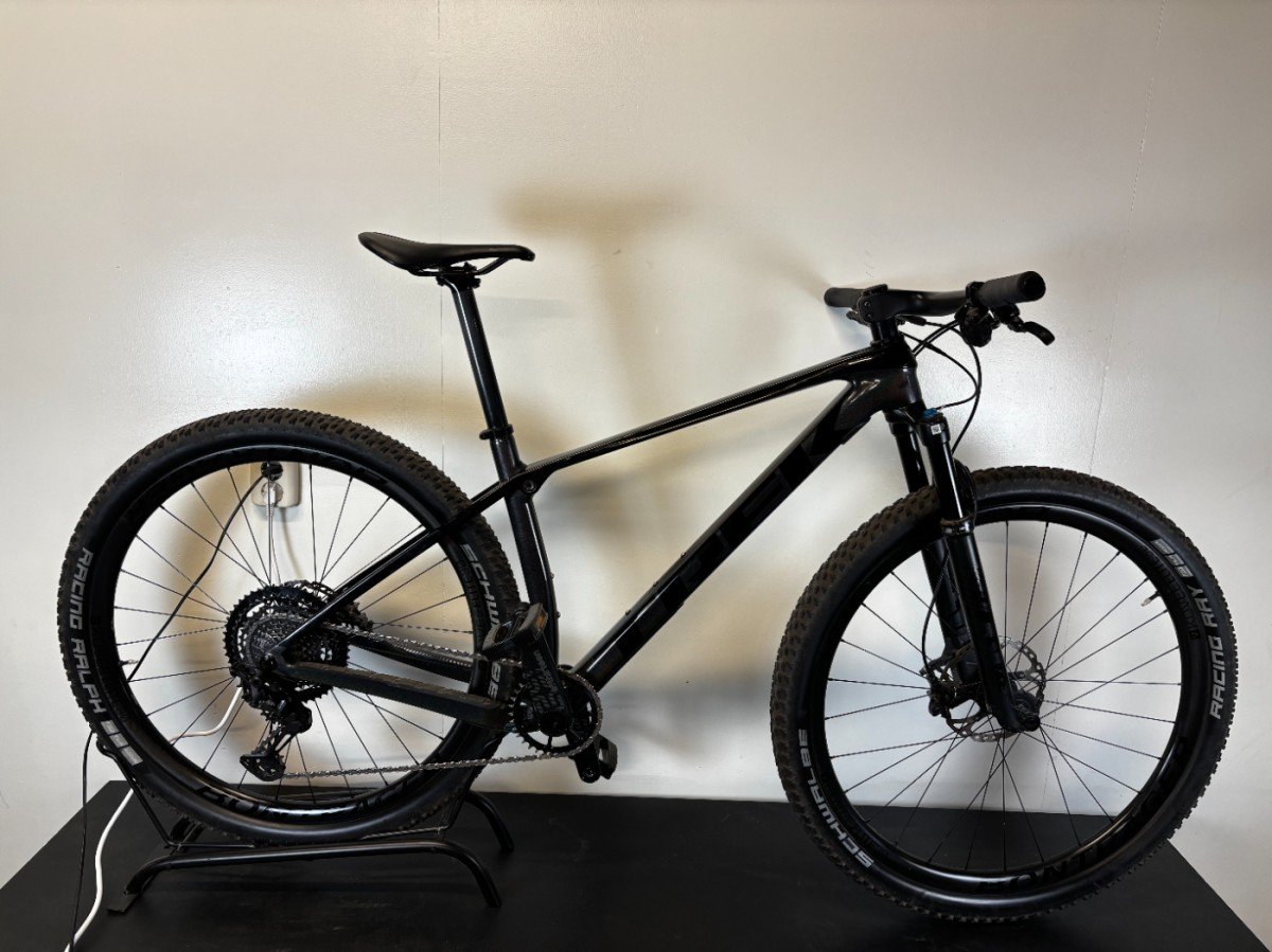 Trek Procaliber 9.8 Dark Prismatic/Trek Black Heren 2023
