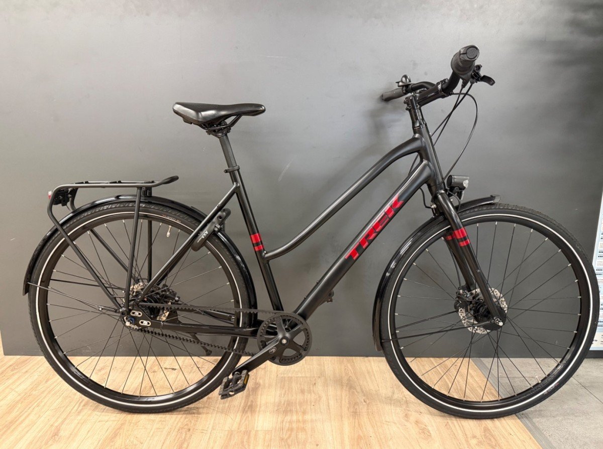 Trek District 3 Equipped Stagger Matte Trek Black 2021