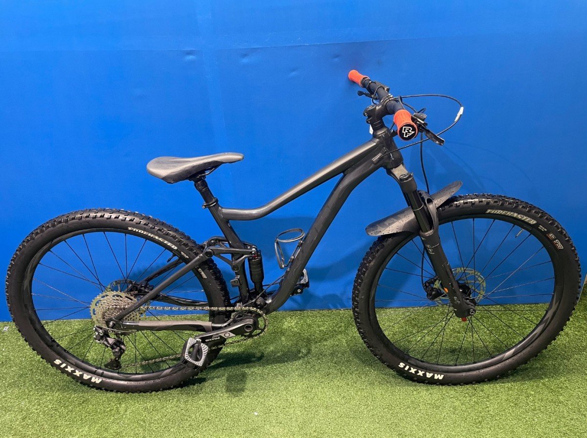 Giant Stance 29 NIEUWSTAAT Grijs Heren 2022